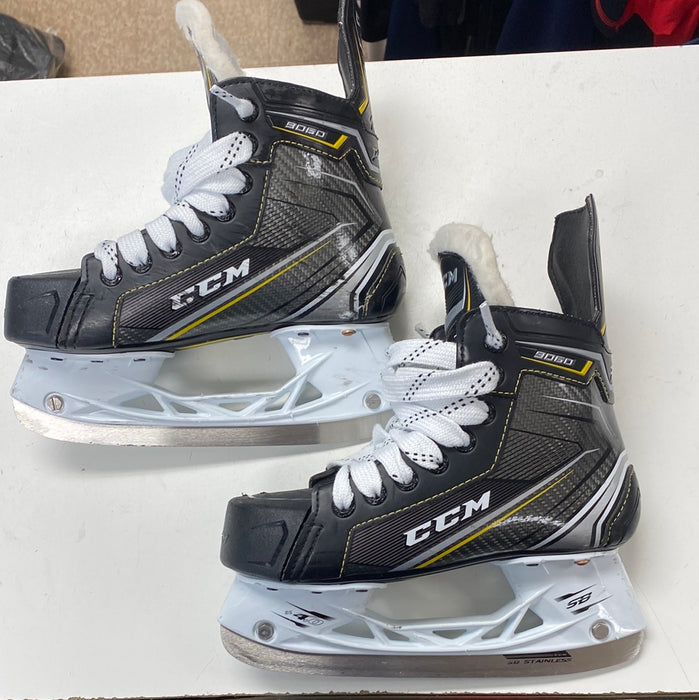 Used CCM Tacks 9060 2.5 D Player Skates