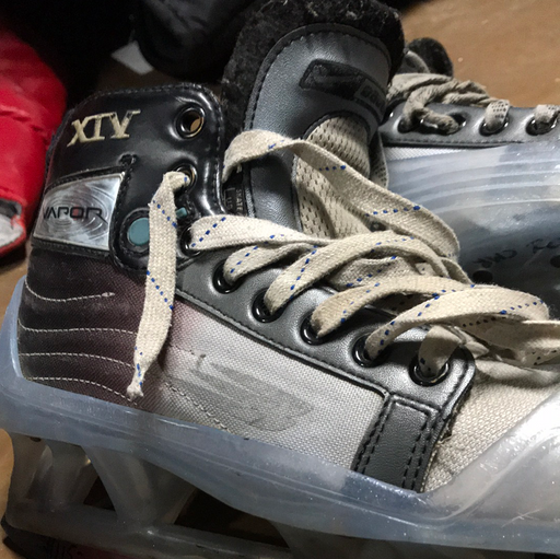 Used Bauer Vapor XIV 4EE Skates