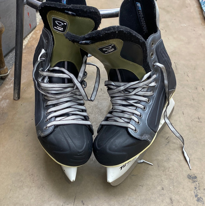 Used Nike Quest 11 EE Skates