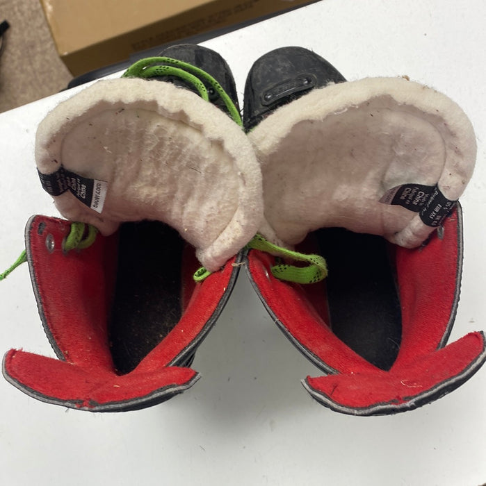 Used Bauer Vapor x250 Size 4 Skates