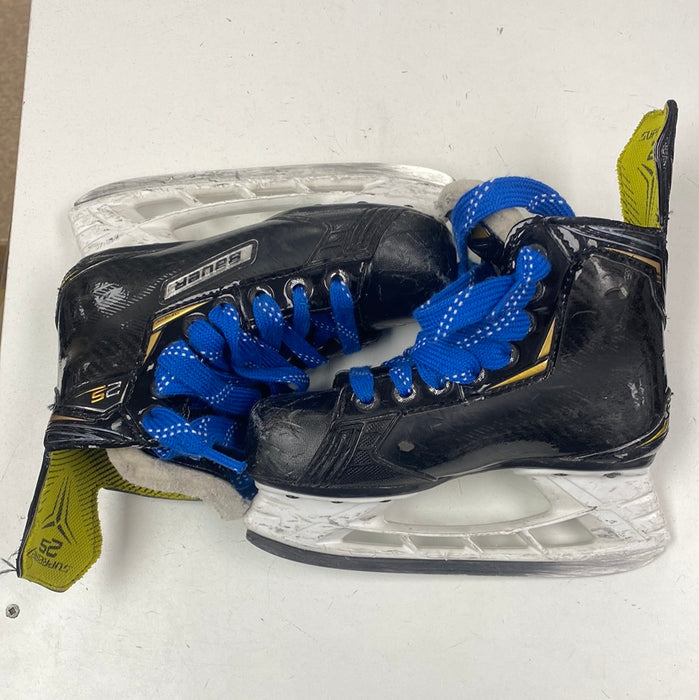 Used Bauer Supreme 2s Youth 13.5 Skates