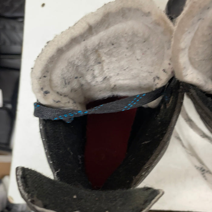 Used CCM RBZ40 2D Player Skates