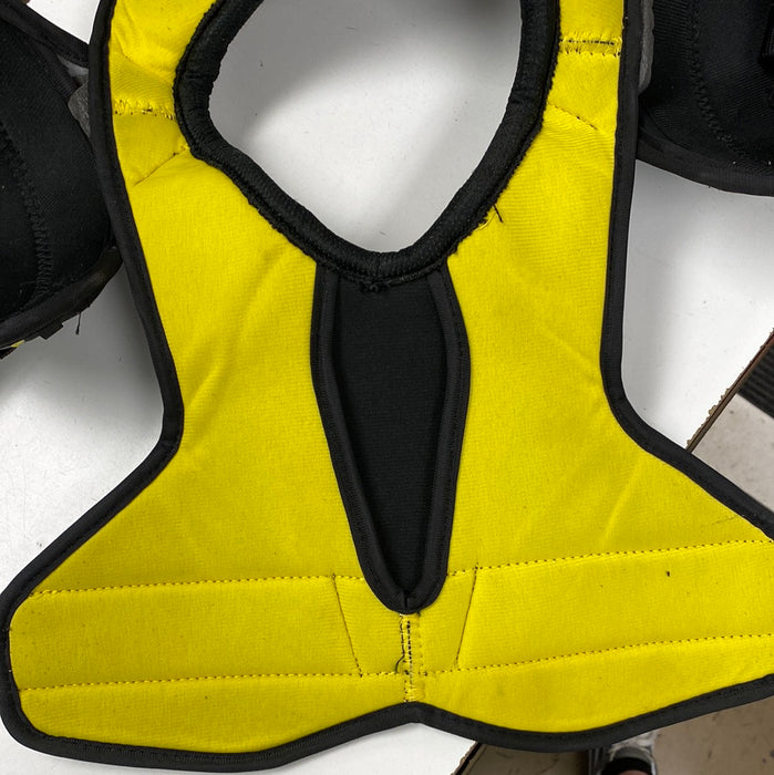 Used CCM Tacks 9040 Junior Medium Shoulder Pad