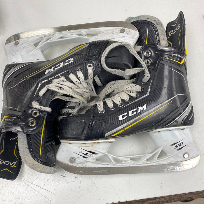 Used CCM Tacks 9090 6 D Skates