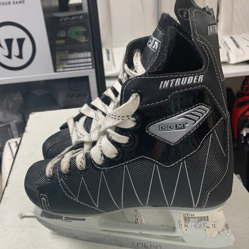 Used CCM Intruder Player Skate 2D
