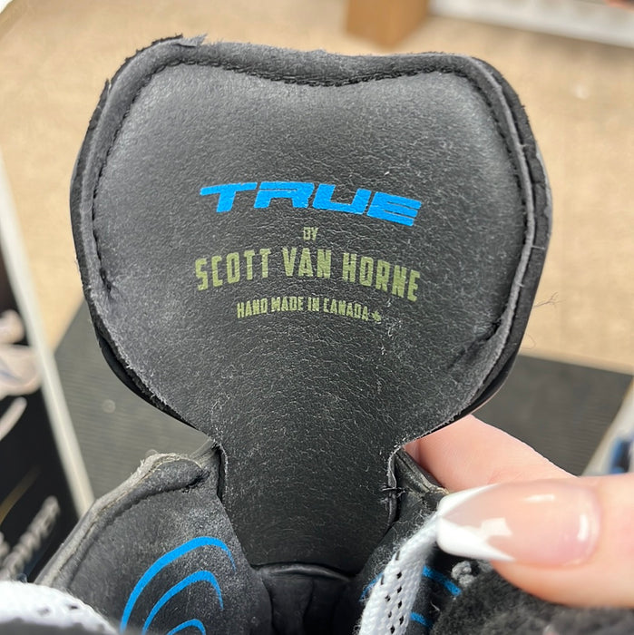 Used True Pro Custom Player Skate 5.5D