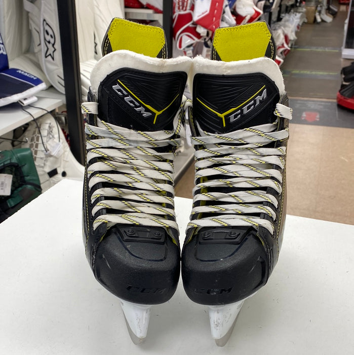 Used CCM Super Tacks 9370 4.5 D Skates