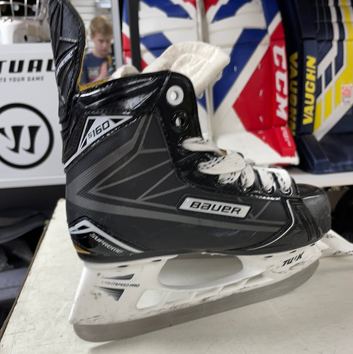 Used Bauer Supreme s160 13.5D Youth Skates