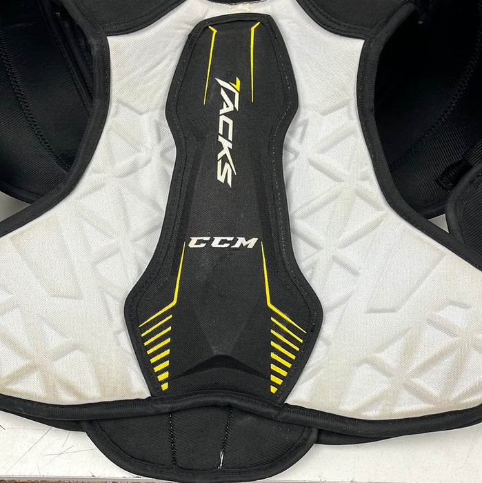 Used CCM Tacks 5092 Junior Small Shoulder Pads