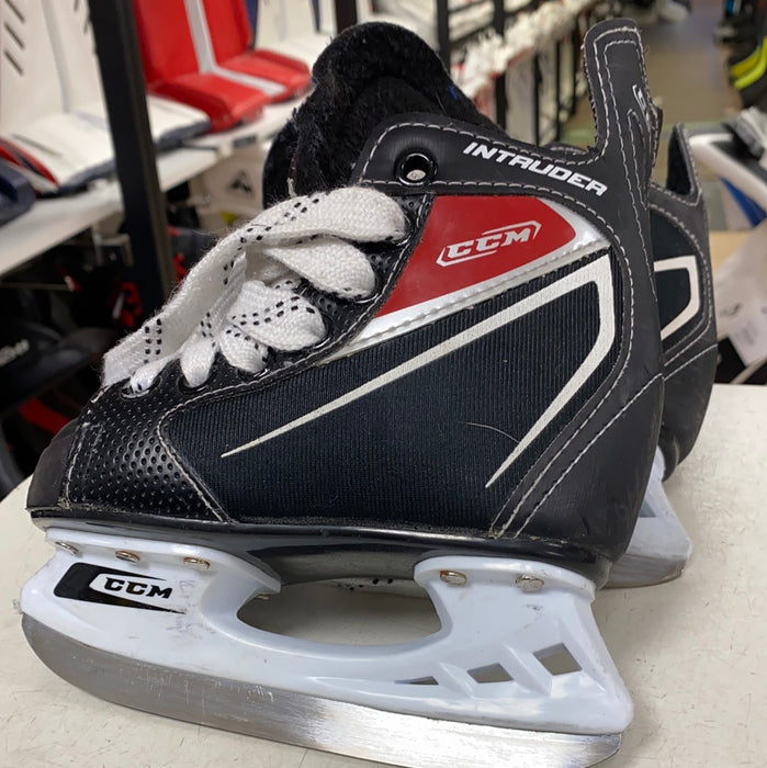 Used CCM Intruder Skates Y8D