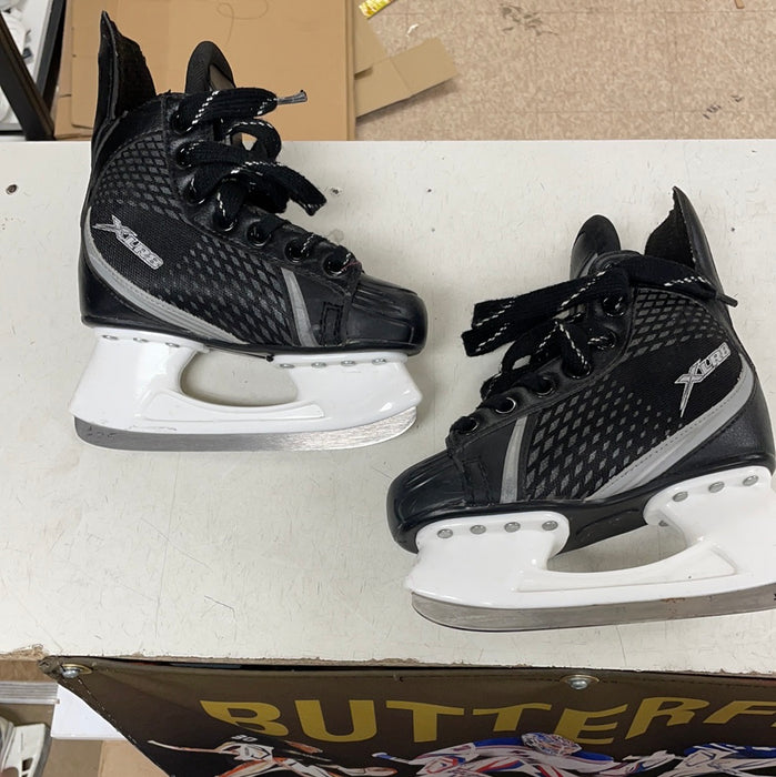 Used D&R XLR8 11D Youth Skates