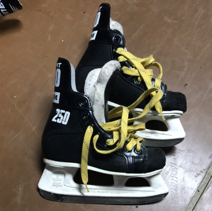 Used CCM SPORT PRO 1D Skates