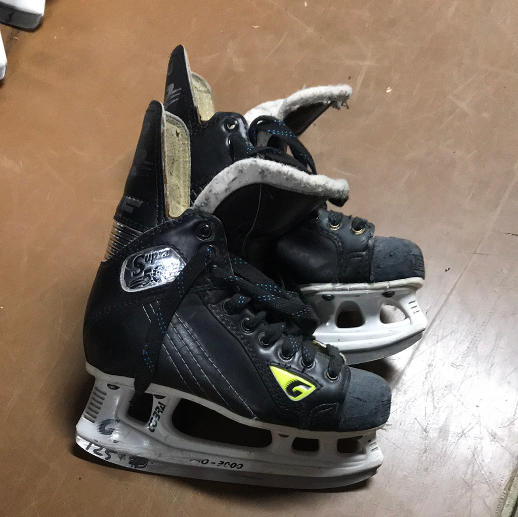 Used Graf Supra 502 2D Skates Crow's Sports