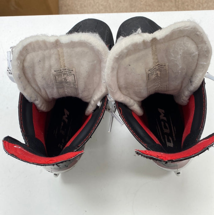 Used CCM JetSpeed FT475 6 D Skates