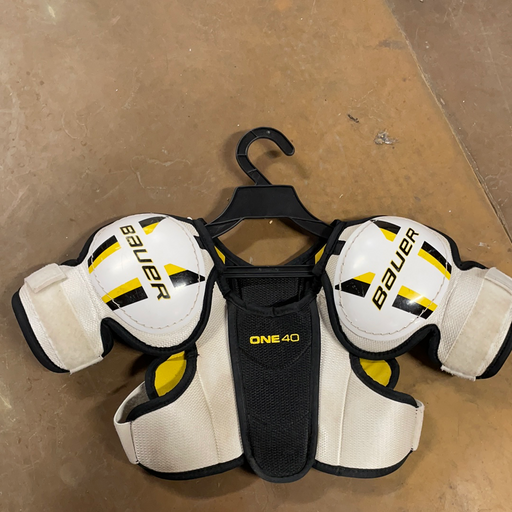 Used Bauer Supreme One40 Youth Medium Shoulder pad