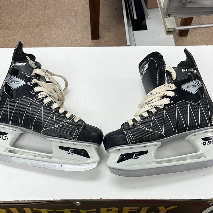 Used CCM Intruder 5D Player Skates
