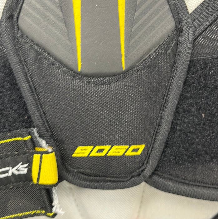 Used CCM Tacks 9060 Senior Medium Shoulder Pads
