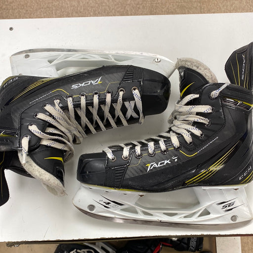 Used CCM Super Tacks 9.5D Skates