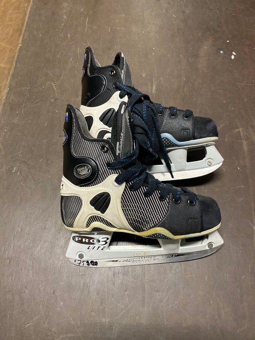 Used CCM Tacks 1052 2D Player Skates