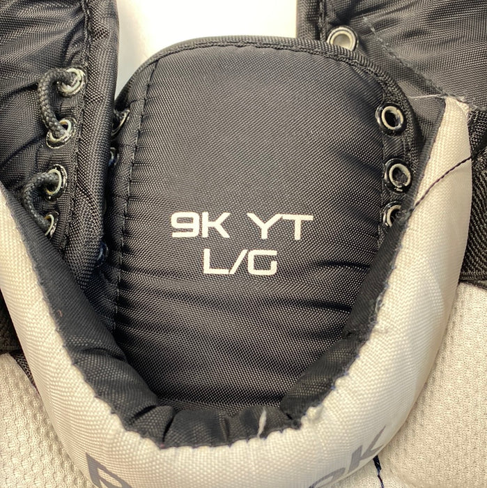 Used Reebok 9k Youth Large Goalie Chest Protector