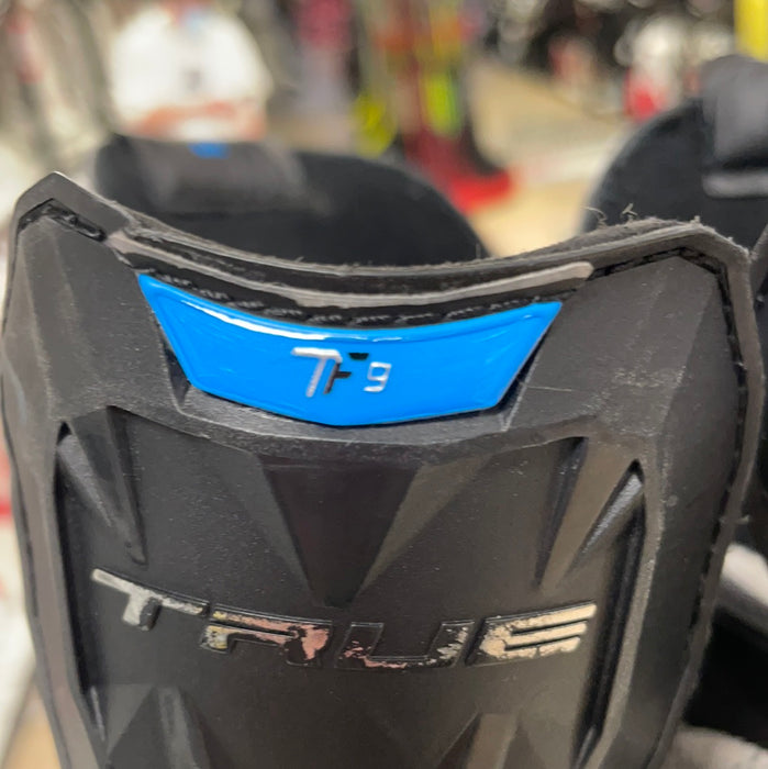 Used True TF9 6D Player Skates