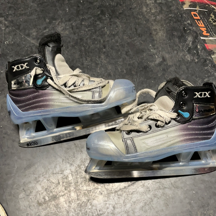 Used Bauer Vapor XIX 4.5D Goalie skates
