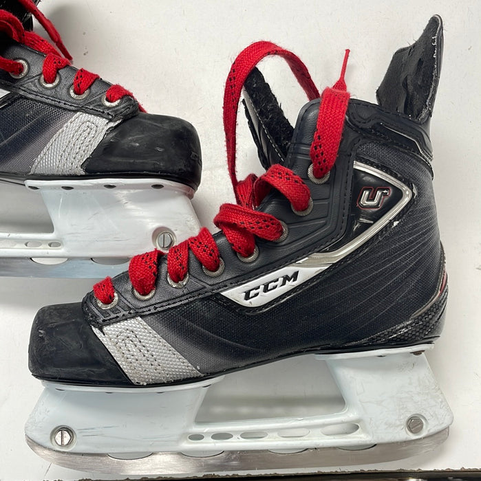 Used CCM U+ 06 3.5D Player Skates