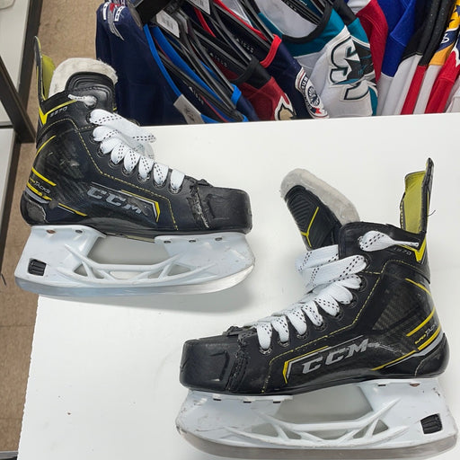 Used CCM Tacks 9370 3D Player Skates