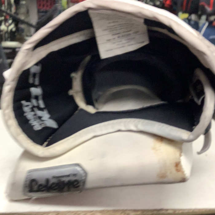 Used CCM Extreme Flex Pro Full Right Catcher Senior