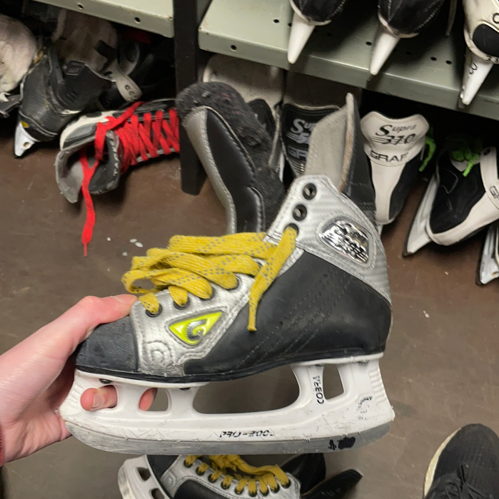 Used Graf Supra 502 2.5D Skates