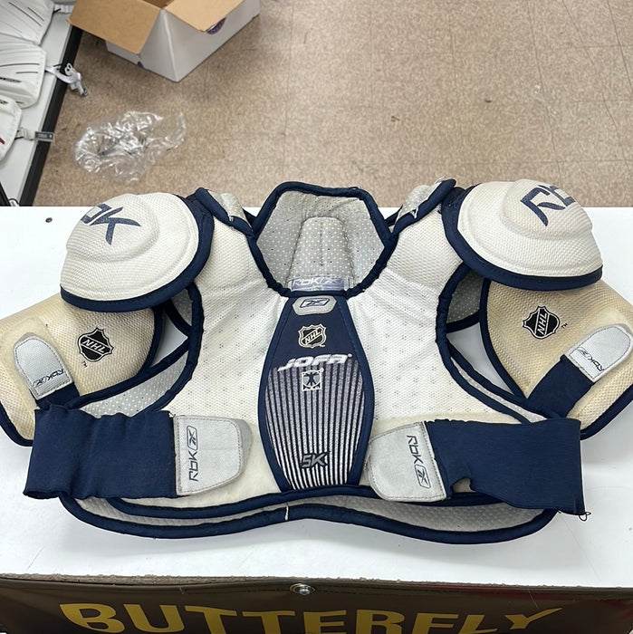 Used Reebok 5K Senior Small/Medium Shoulder Protector