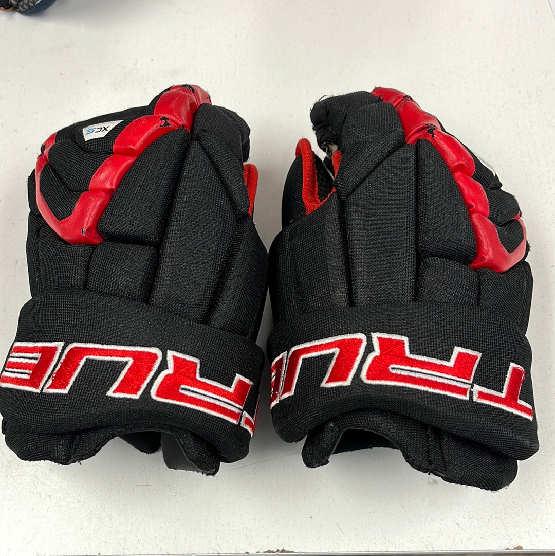 Used True XC5 11” Glove — Crow's Sports Hockey