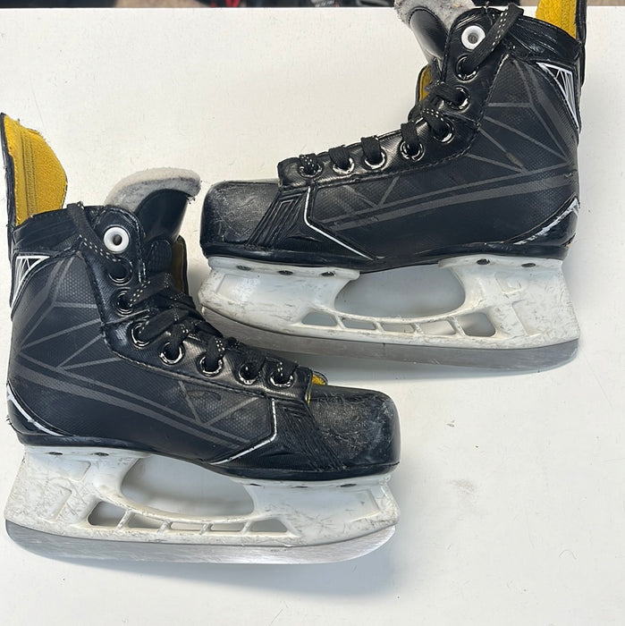 Used Bauer Supreme s160 13.5D Youth Skate