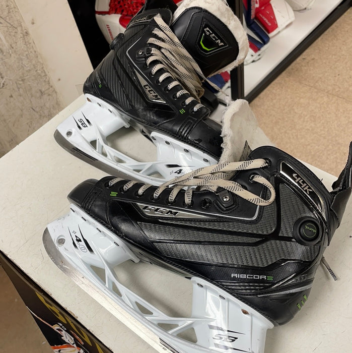 Used CCM RibCor 44k 9.5D Player Skates