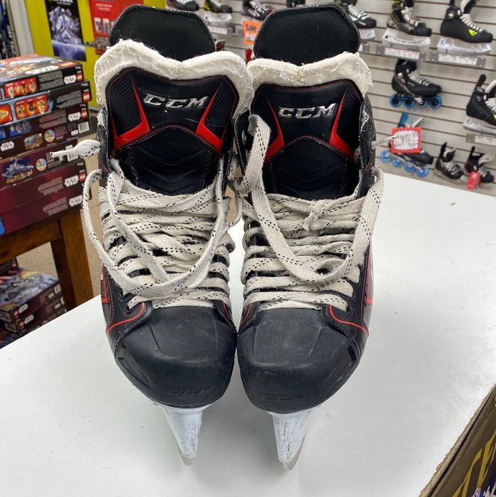 Used CCM JetSpeed FT360 9 D Skates