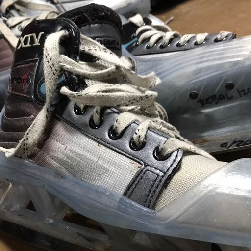 Used Bauer Vapor XIV 4EE Skates