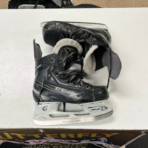 Used CCM Ribcor 70K Size 12 Youth Skate