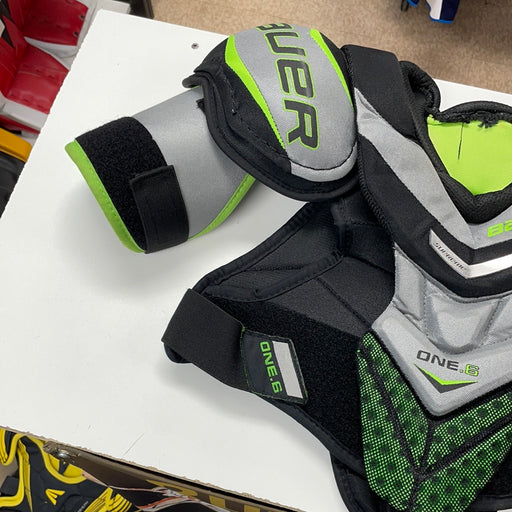 Used Bauer Supreme One.6 Junior Large Shoulder Pads