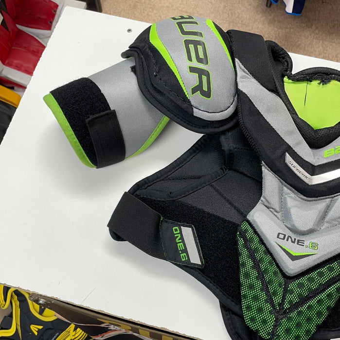 Used Bauer Supreme One.6 Junior Large Shoulder Pads