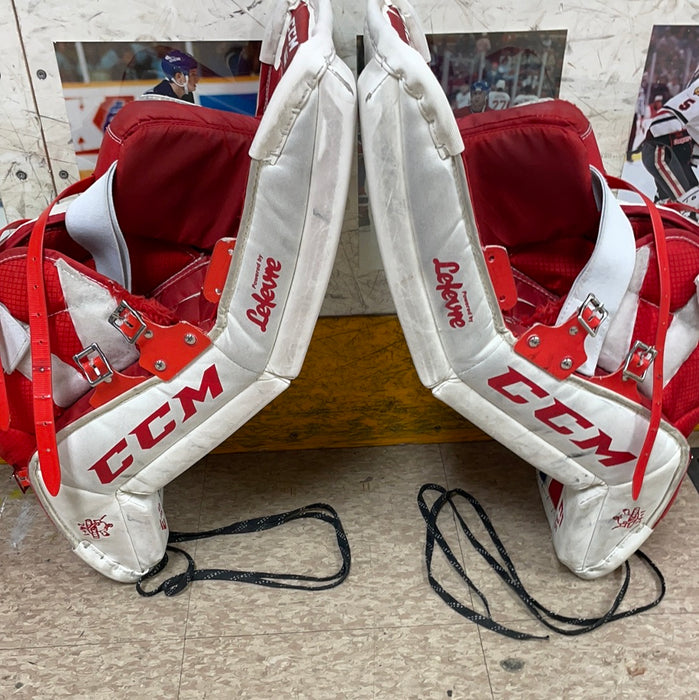 Used CCM Extreme Flex E3.5 24”+1” Goalie Pads