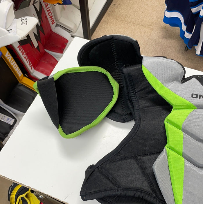 Used Bauer Supreme One.6 Junior Large Shoulder Pads