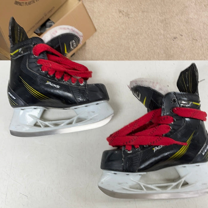 Used CCM Tacks 13D Youth Skates