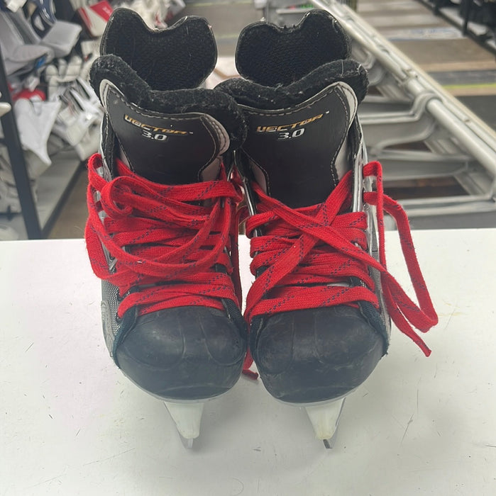 Used CCM Vector 3.0 11Y Youth Skate