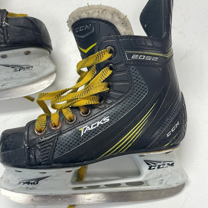 Used CCM Tacks 2052 12D Youth Skates