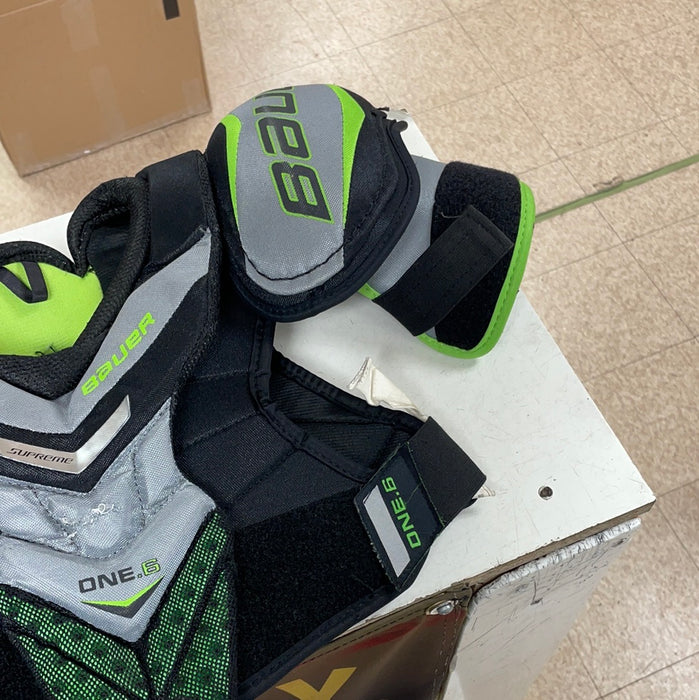 Used Bauer One.6 Junior Small Shoulder Pads