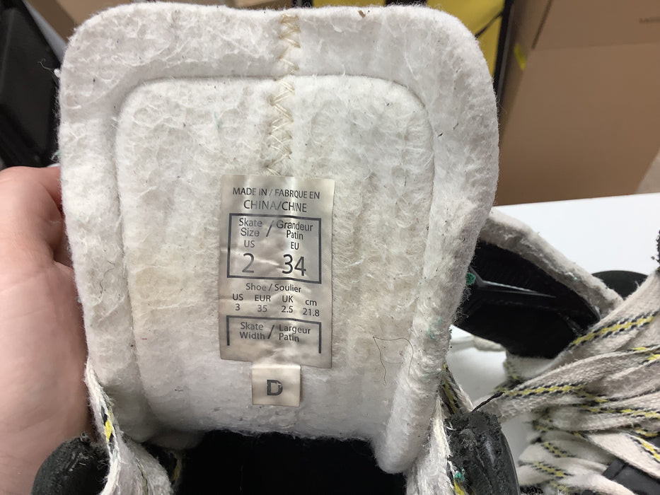 Used CCM Tacks 9060 Goal Skates 2 D