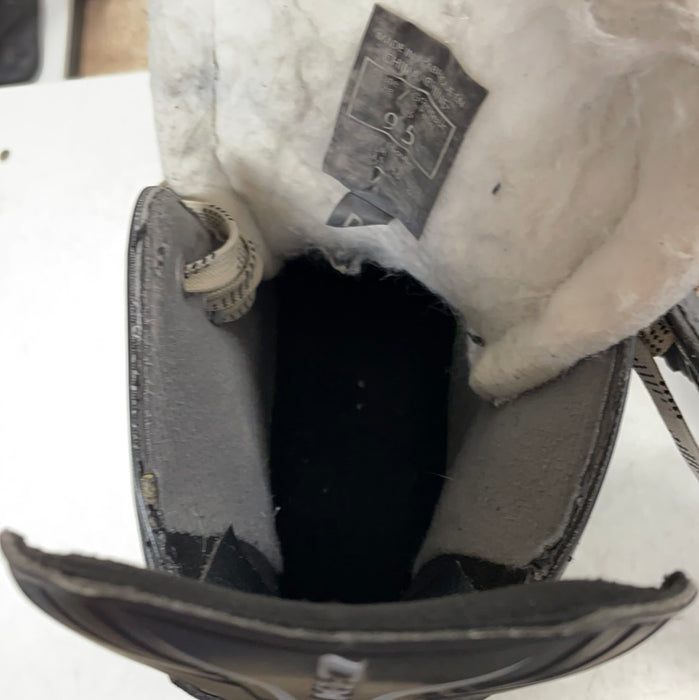 Used CCM RibCor 44k 9.5D Player Skates