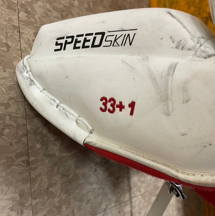 Used CCM Extreme Flex 4.9 33”+1” Goalie Pads