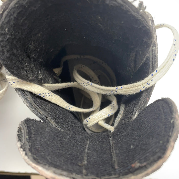 Used Bauer Vapor Agility 8N Player Skates