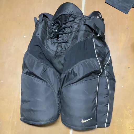Used Nike Quest Women’s Medium Pants